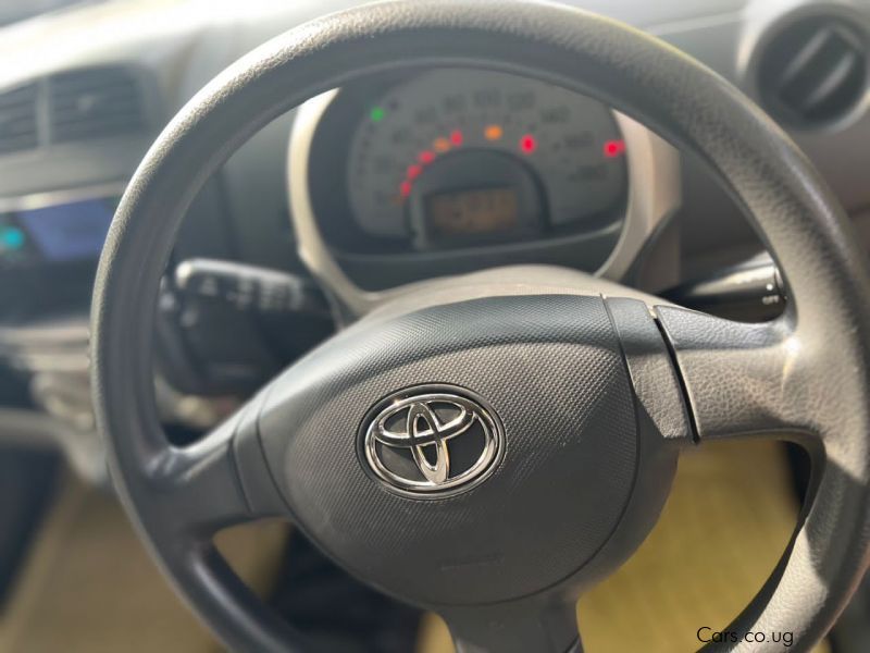 Toyota passo in Uganda