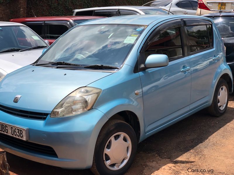 Toyota passo in Uganda