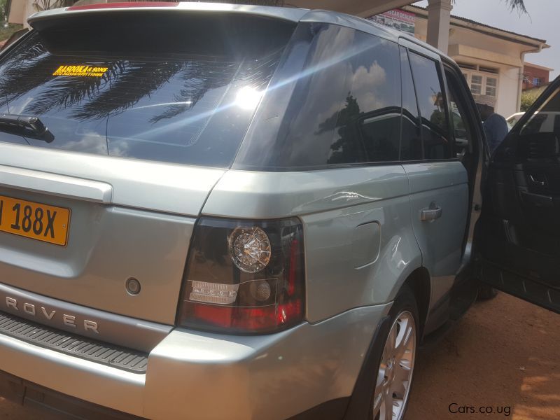 Land Rover rangerover in Uganda