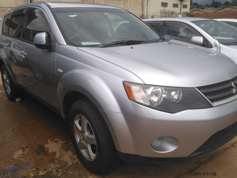 Used Mitsubishi Out Lander 2007 Out Lander for sale Kampala