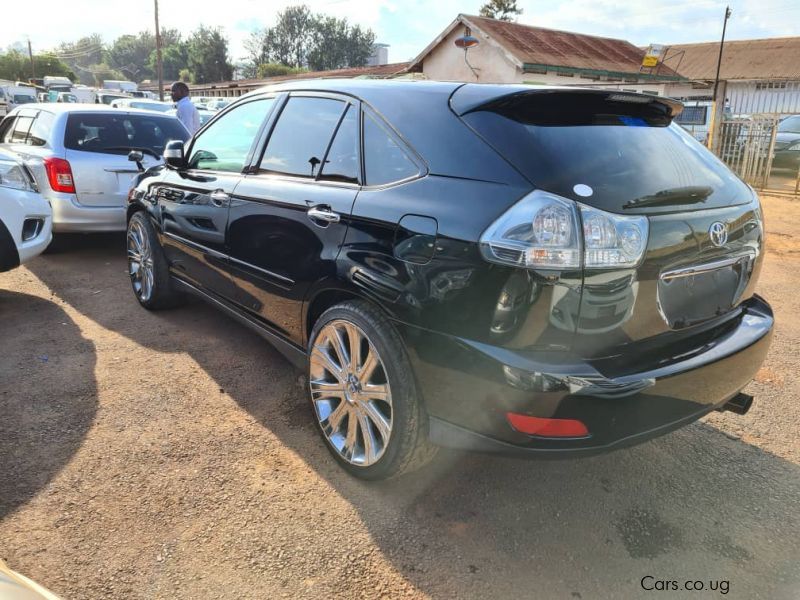 Toyota Harrier in Uganda