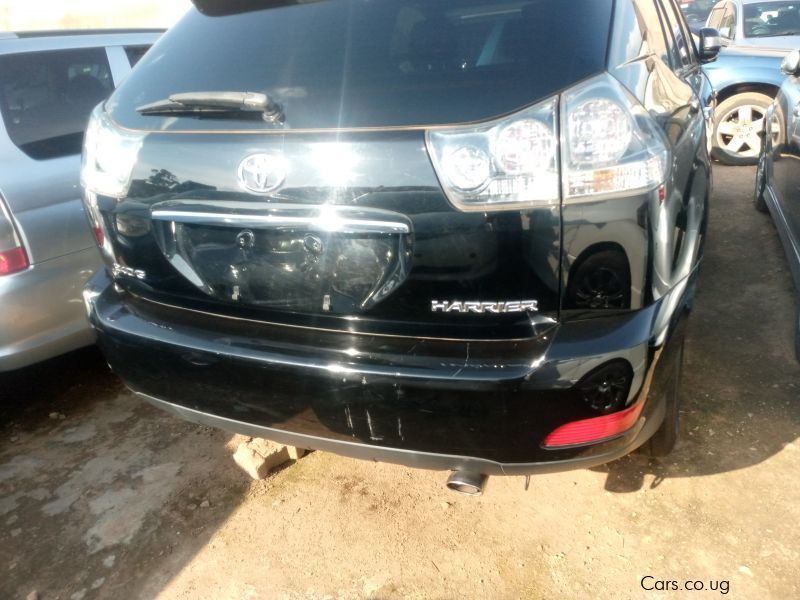 Toyota Harrier in Uganda