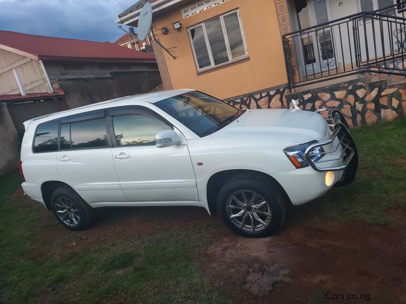 Toyota Kluger in Uganda