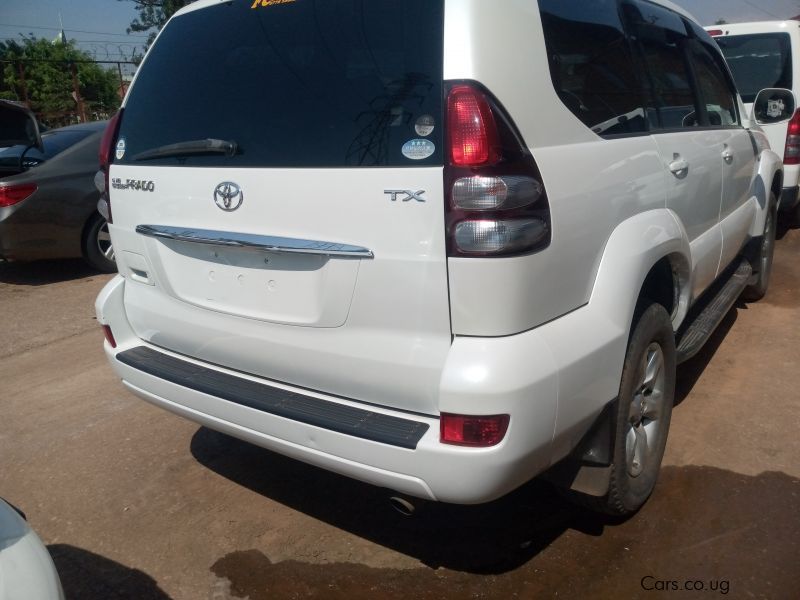 Toyota LAND CRUISER PRADO in Uganda