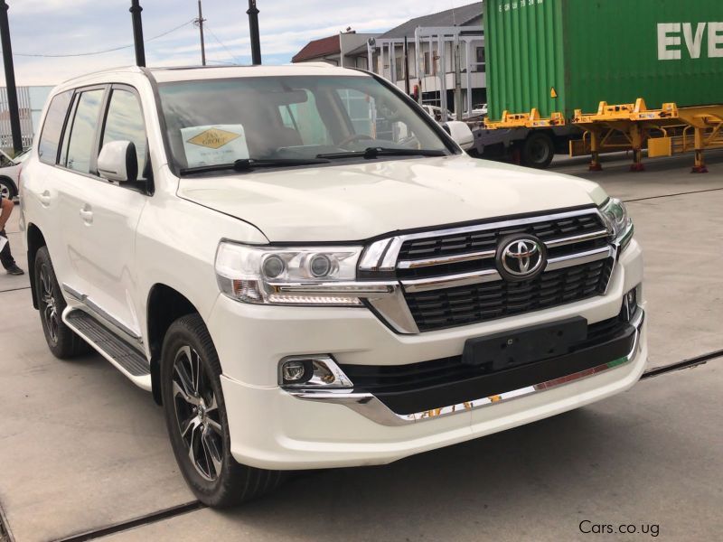 Toyota LAND CRUISER V8 in Uganda