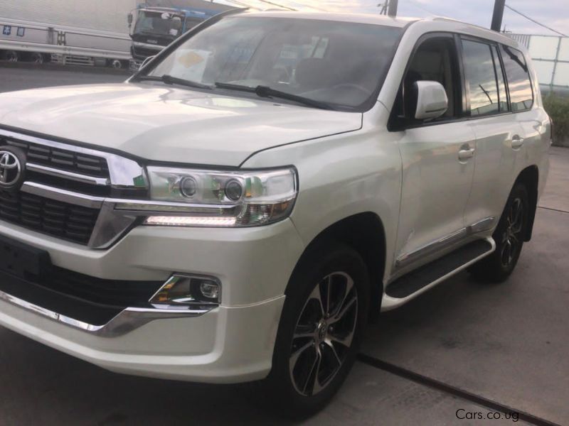 Toyota LAND CRUISER V8 in Uganda