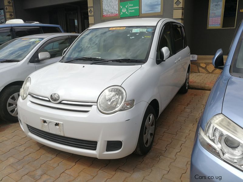 Toyota SIENTA in Uganda