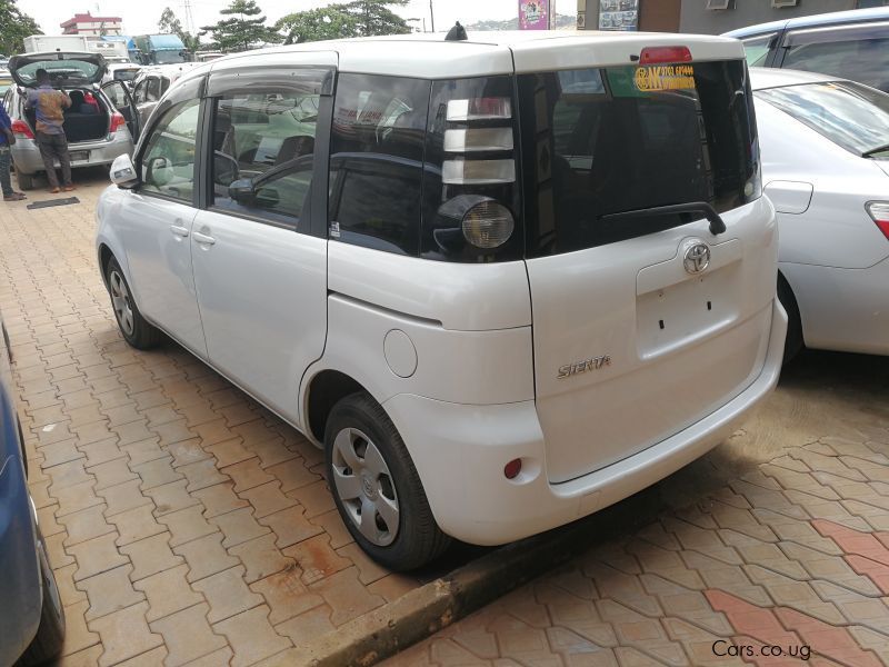 Toyota SIENTA in Uganda