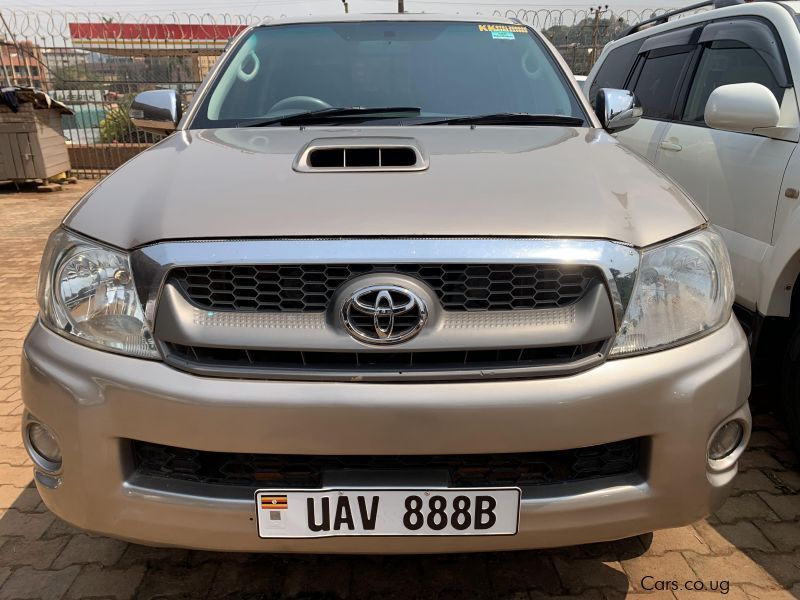 Toyota hilux  in Uganda