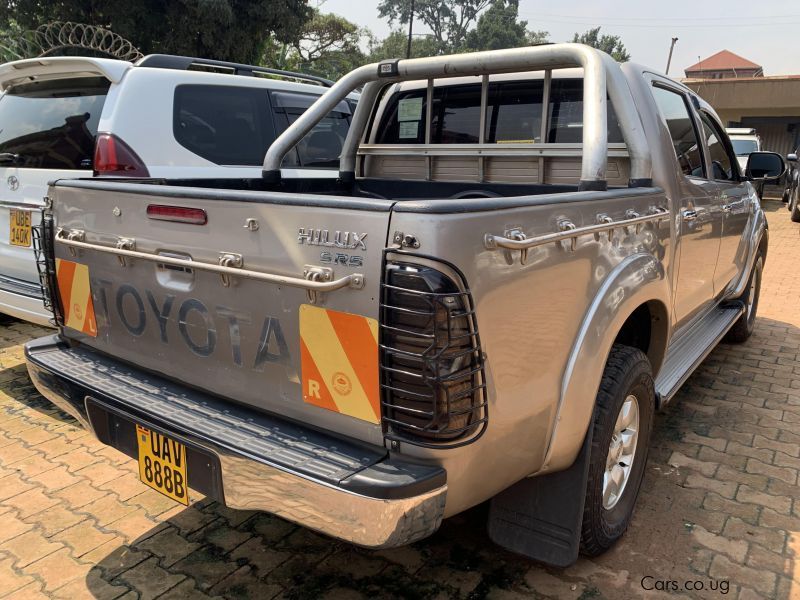 Toyota hilux  in Uganda