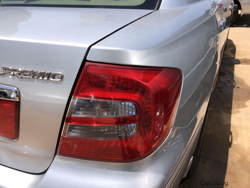 Toyota premio in Uganda