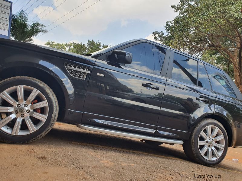 Land Rover Range Rover in Uganda