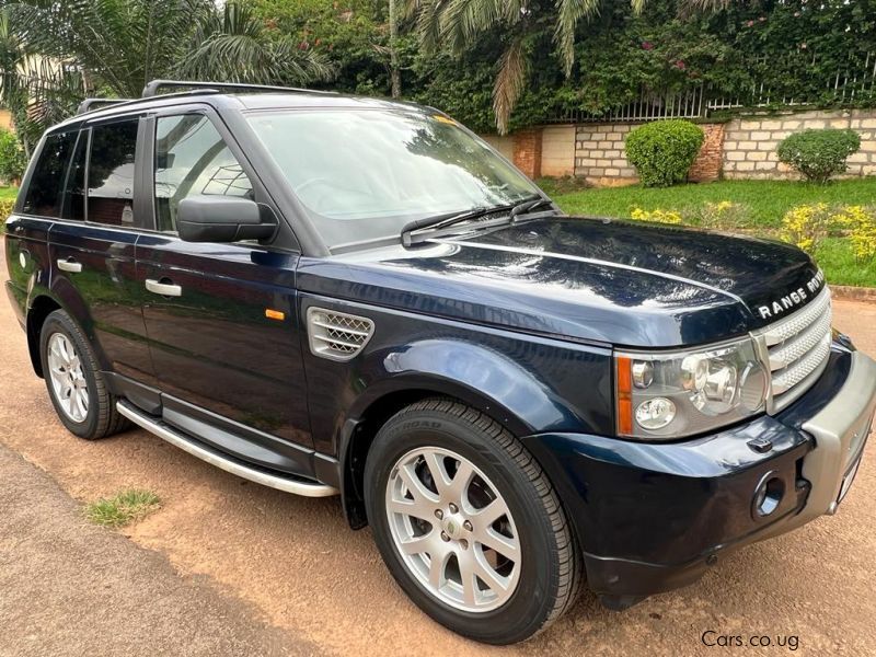 Land Rover range rover in Uganda