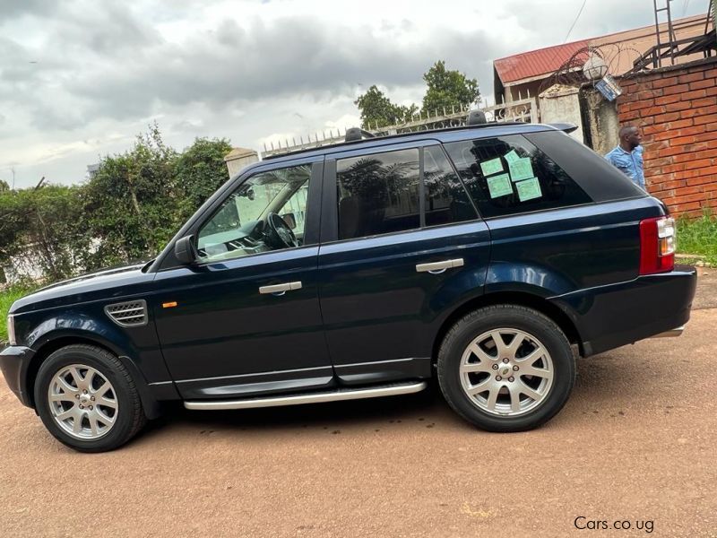 Land Rover range rover in Uganda