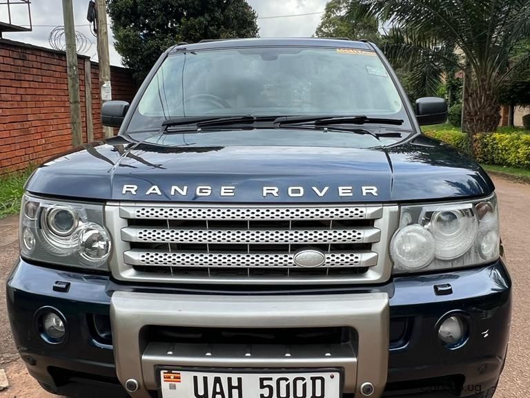 Land Rover range rover in Uganda