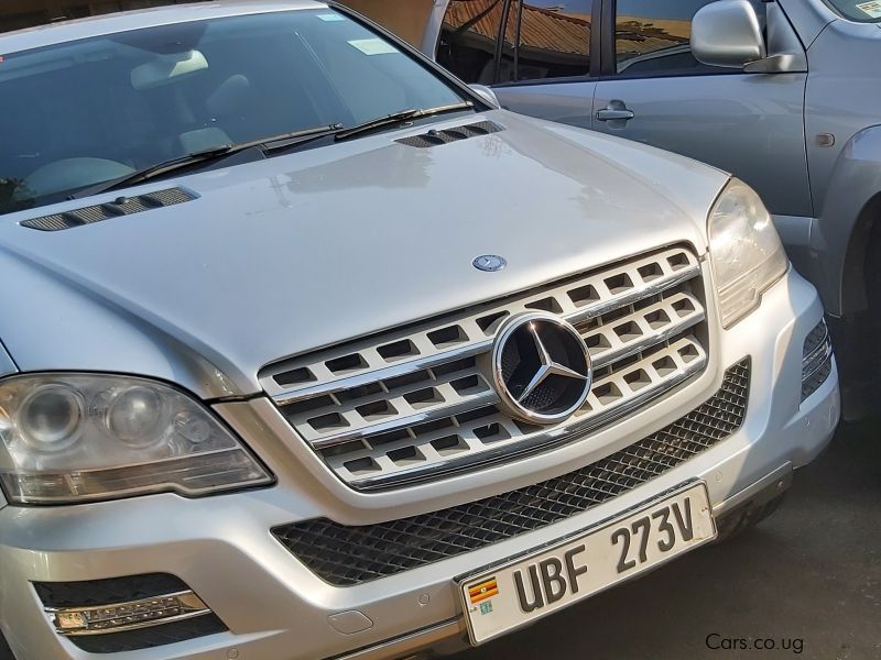 Mercedes-Benz Ml 280 in Uganda