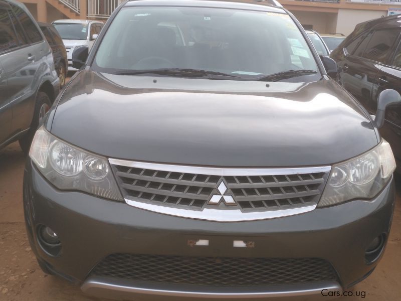 Mitsubishi OUT LANDER in Uganda