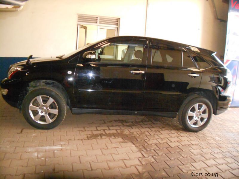 Toyota Harrier in Uganda