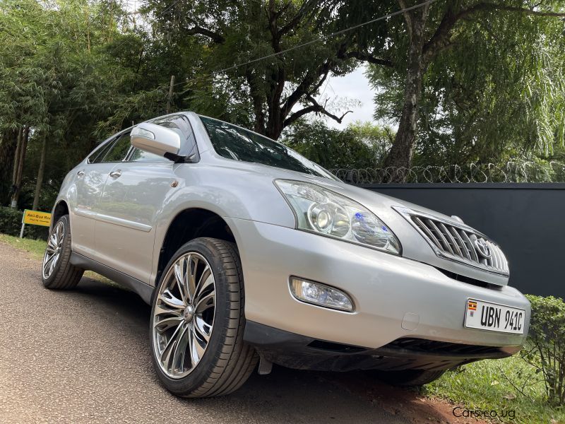 Toyota Harrier in Uganda