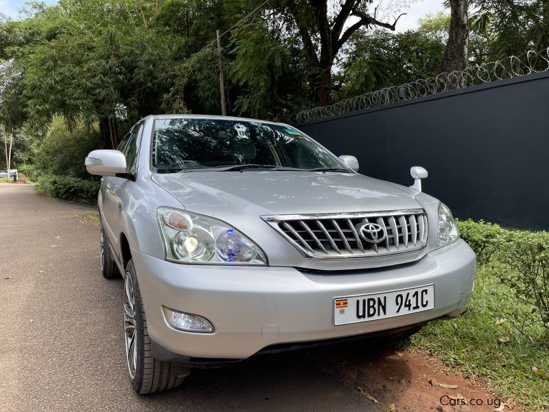 Toyota Harrier in Uganda