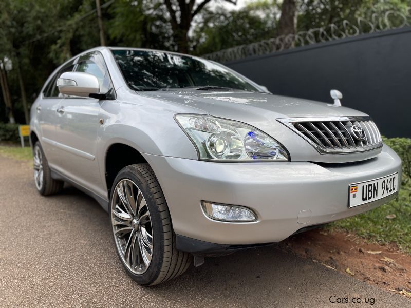 Toyota Harrier in Uganda