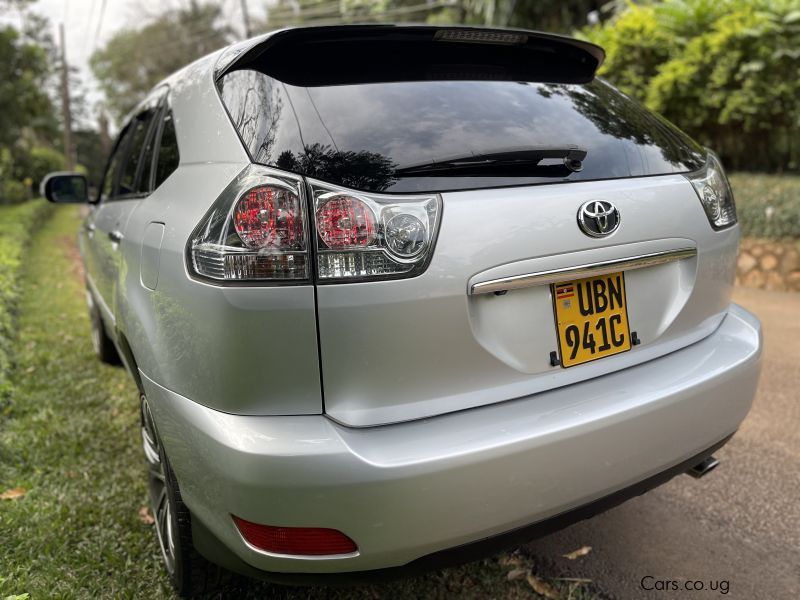 Toyota Harrier in Uganda