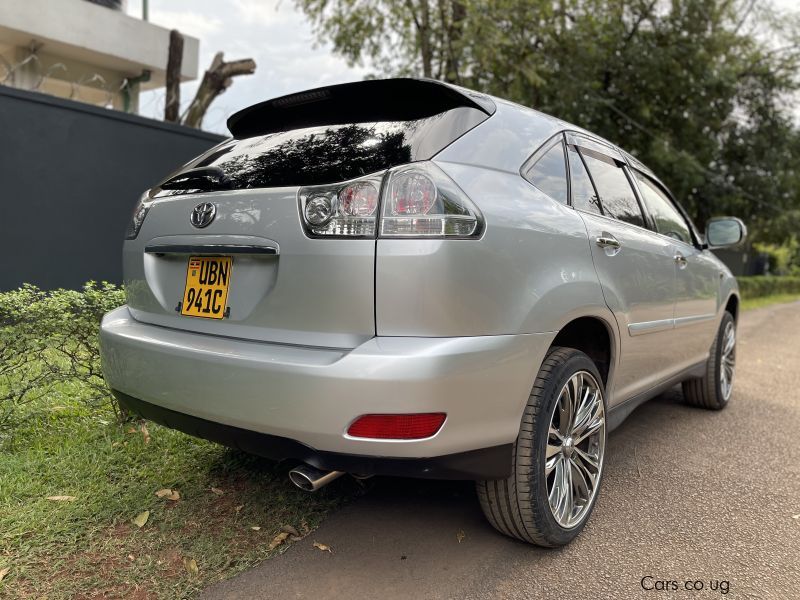 Toyota Harrier in Uganda