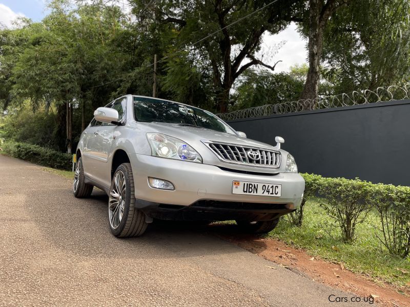 Toyota Harrier in Uganda