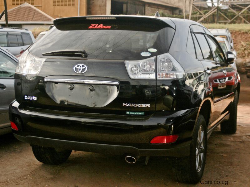 Toyota Harrier in Uganda