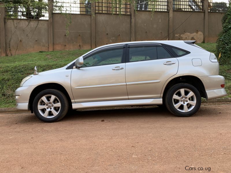 Toyota Harrier in Uganda