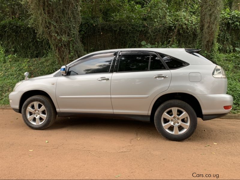 Toyota Harrier in Uganda