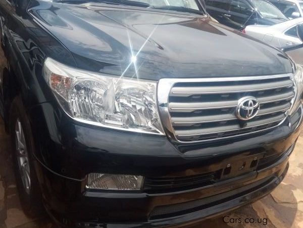 Toyota LAND CRUISER V8 in Uganda