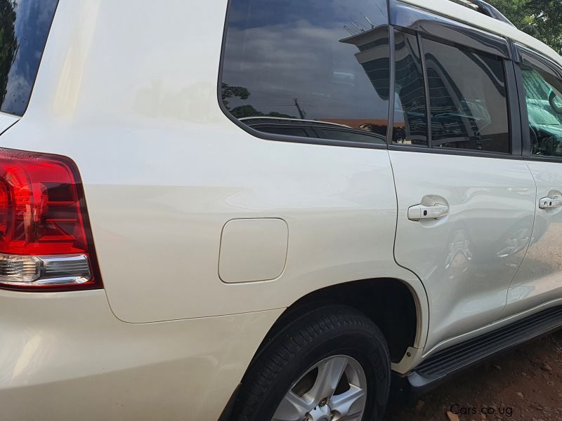 Toyota Land Cruirser in Uganda