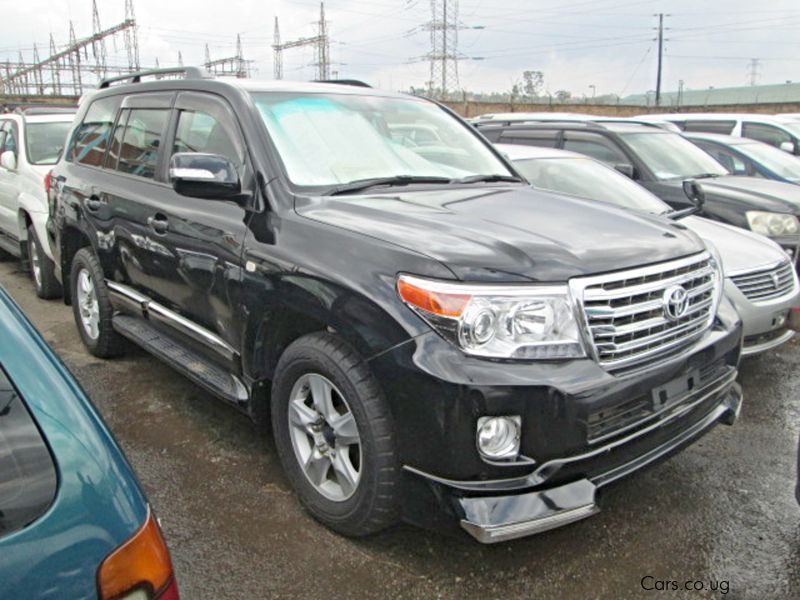 Toyota Land Cruiser V8 in Uganda