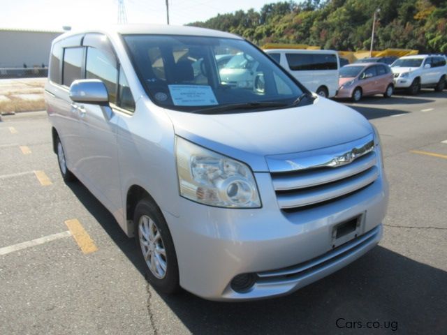 Toyota Noah in Uganda