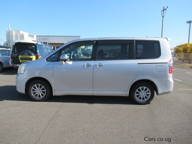 Toyota Noah in Uganda