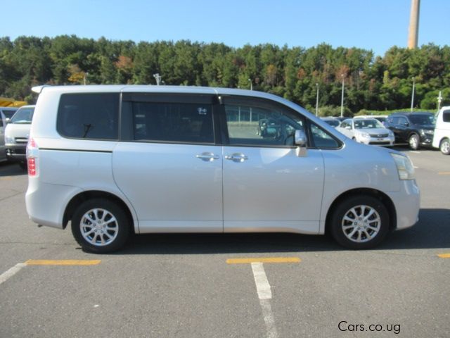 Toyota Noah in Uganda