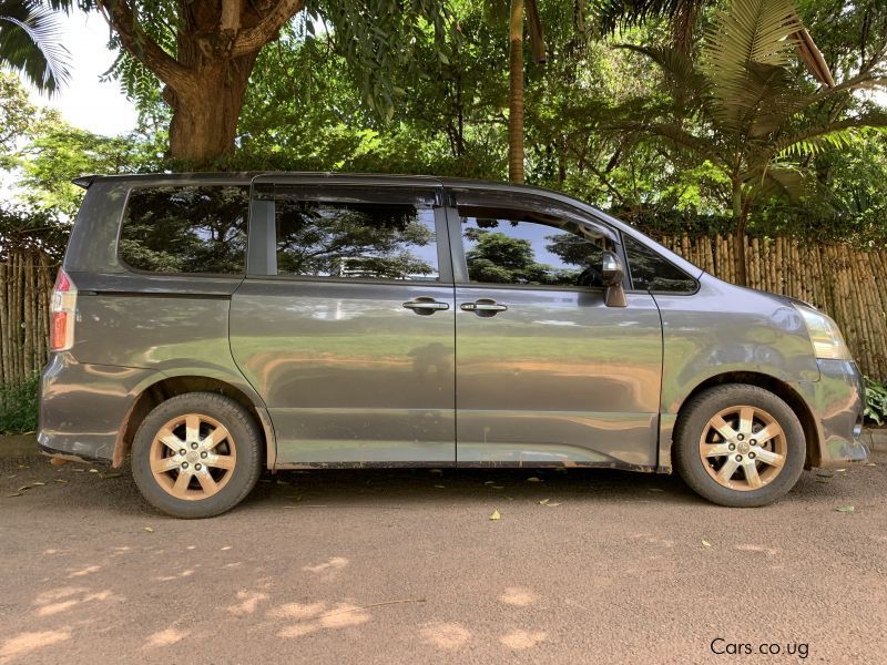 Toyota Noah in Uganda