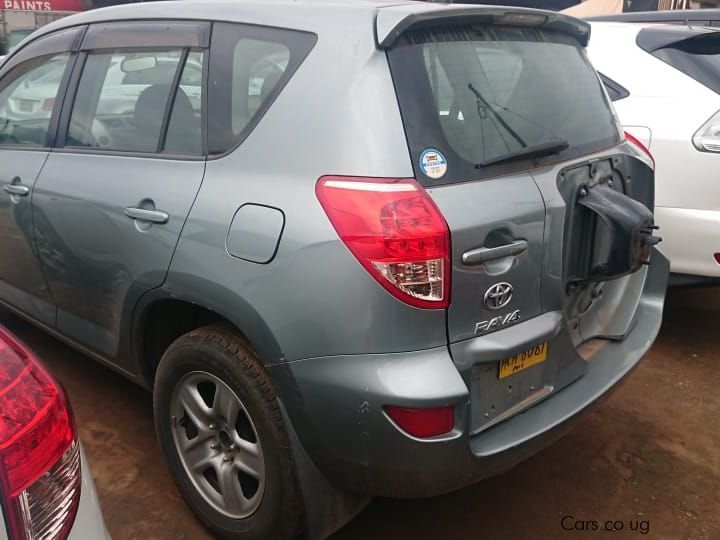 Toyota RAV4 in Uganda