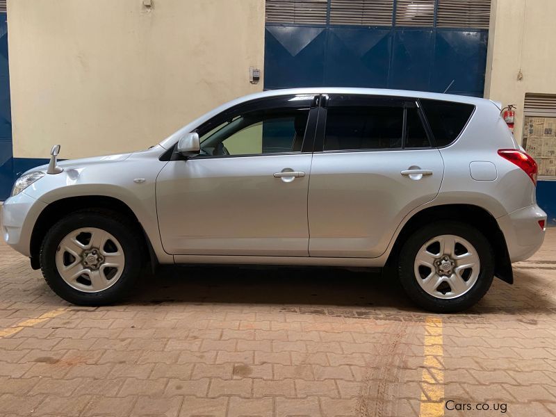 Toyota Rav4 in Uganda