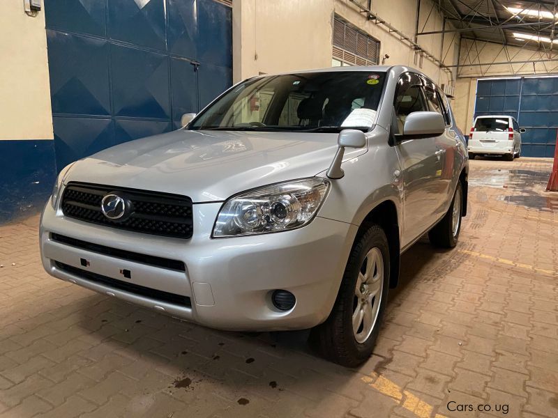 Toyota Rav4 in Uganda