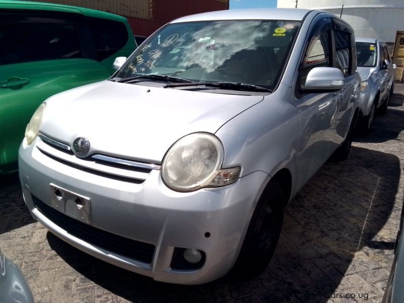 Toyota SIENTA in Uganda