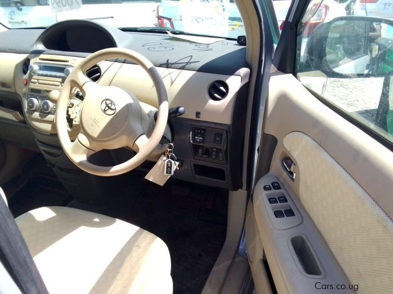 Toyota SIENTA in Uganda