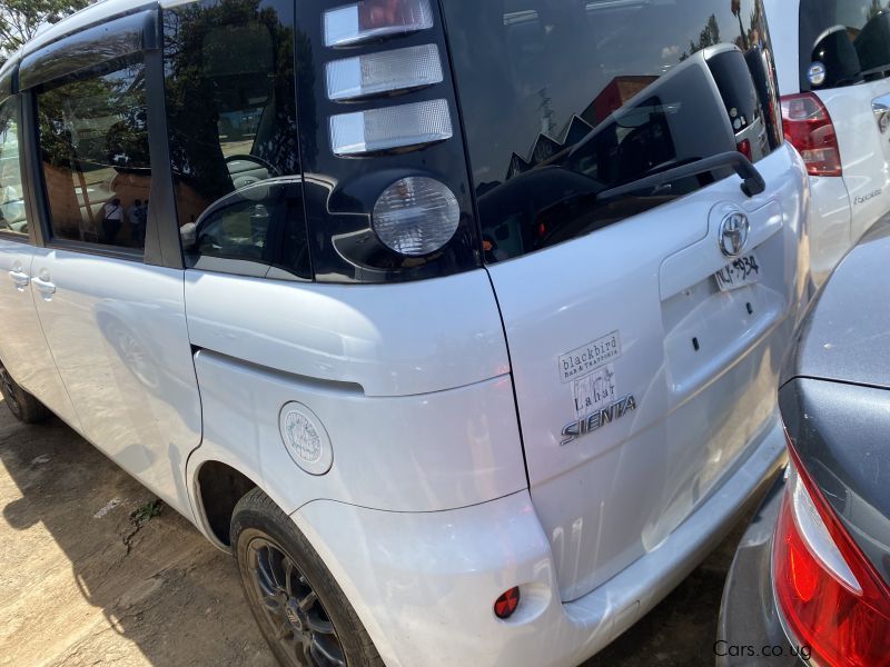 Toyota SIENTA in Uganda