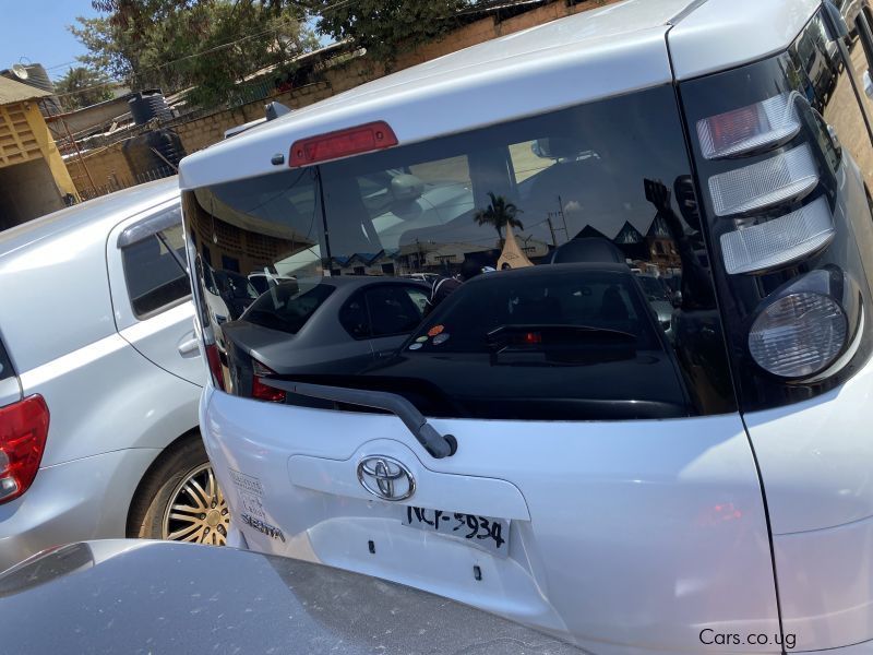 Toyota SIENTA in Uganda