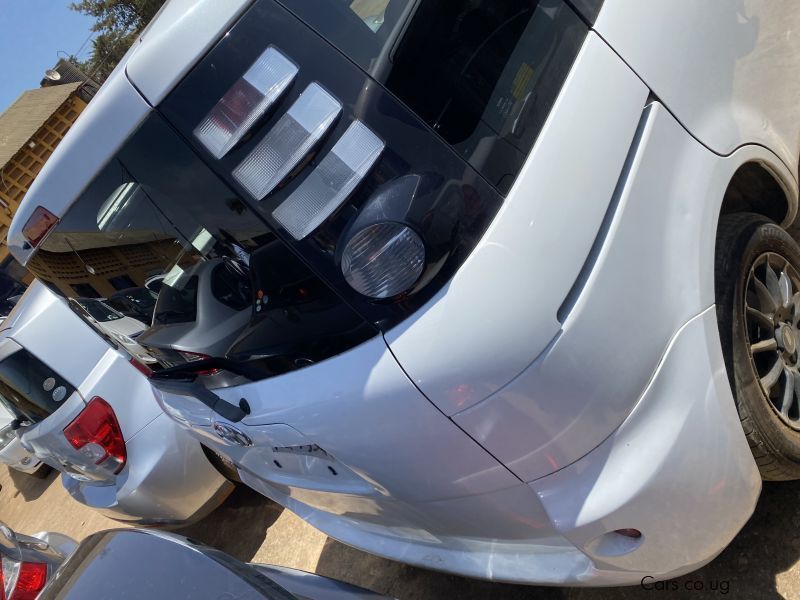 Toyota SIENTA in Uganda