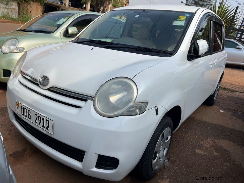 Toyota Sienta in Uganda