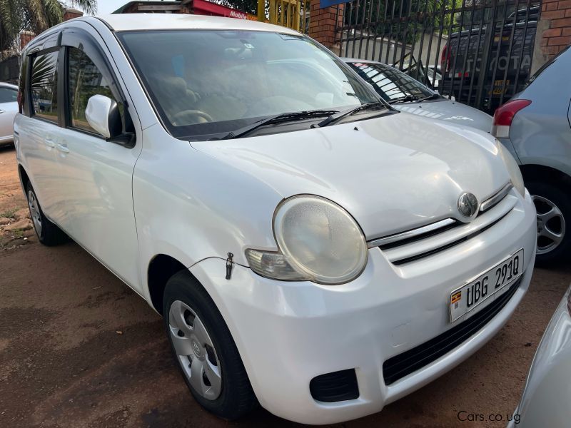 Toyota Sienta in Uganda