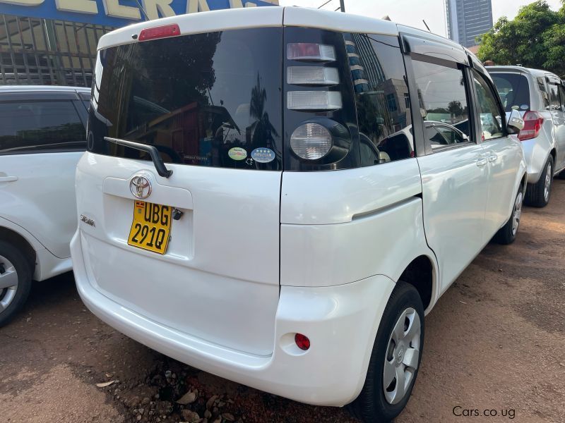 Toyota Sienta in Uganda