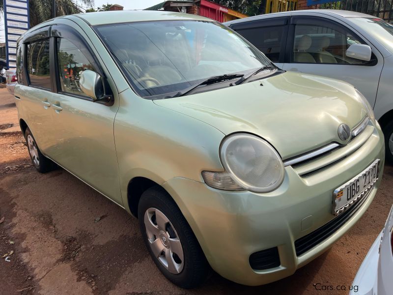 Toyota Sienta in Uganda